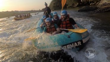 RAFTING COMPLETO COM BANHO DE CACHOEIRA E RAPEL