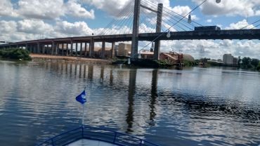  Pontes do Guaíba  e Sentido Sul- Passeio de Barco em Porto Alegre com Música ao Vivo 
