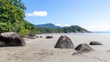 Guaraú: Praias e Ilha