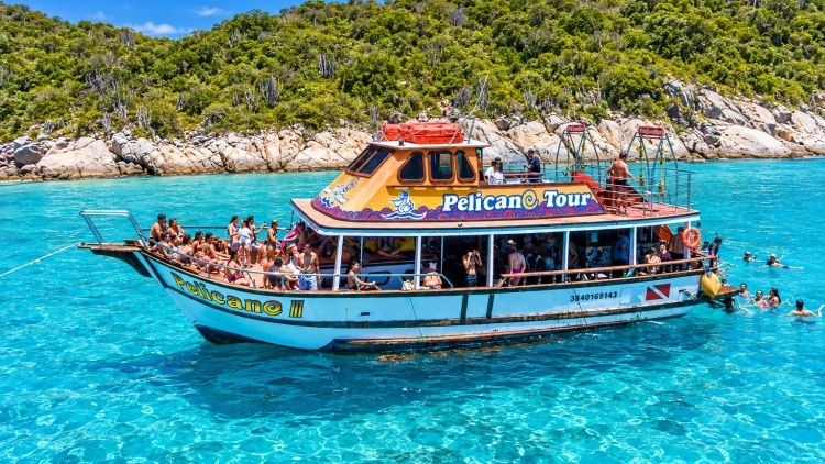 PASSEIO DE BARCO 