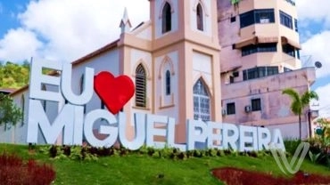 Paty dos Alferes + Miguel Pereira