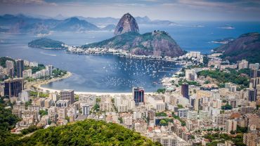 Rio de Janeiro com Passeio de Escuna em Arraial