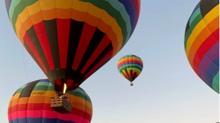 Voo de Bal&atilde;o com Camarote para Duas Pessoas em Praia Grande SC &ndash; Premium 