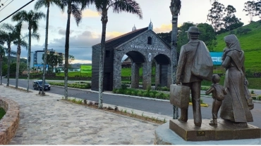 PASSEIO EXTRA 28/02 - Ant&ocirc;nio Prado a Melhor Vila Tur&iacute;stica do Mundo! 