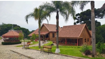 Passeio Tem&aacute;tico Vila dei Troni e Ana Rech 