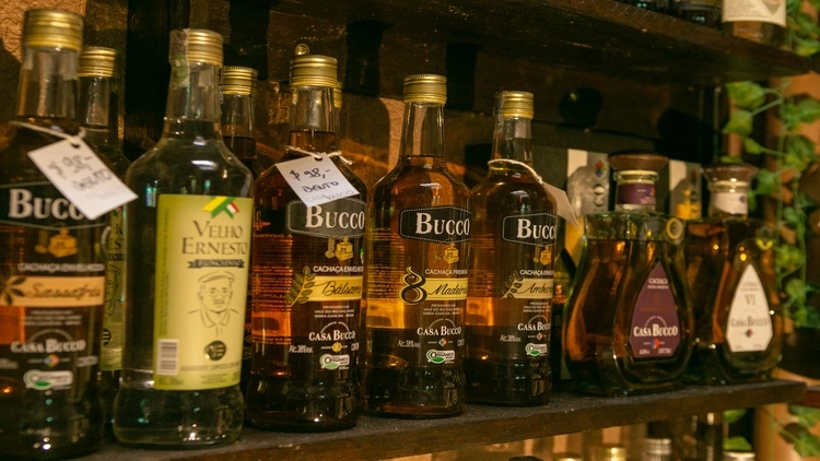 Degusta&ccedil;&atilde;o de Cacha&ccedil;as e Licores Brasileiros