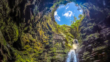 Buraco do Padre e Cachoeira da Mariquinha
