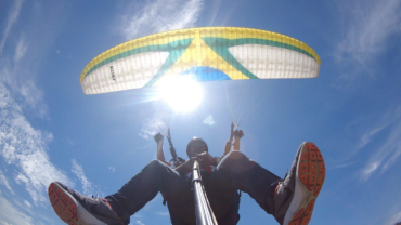 VOO DE PARAPENTE
