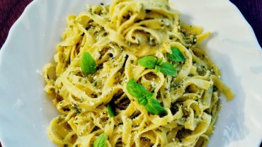 Massa ao molho pesto