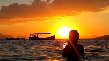 PRAIA DO CAÇÃO - PASSEIO DE BARCO EXCLUSIVO EM BOMBINHAS