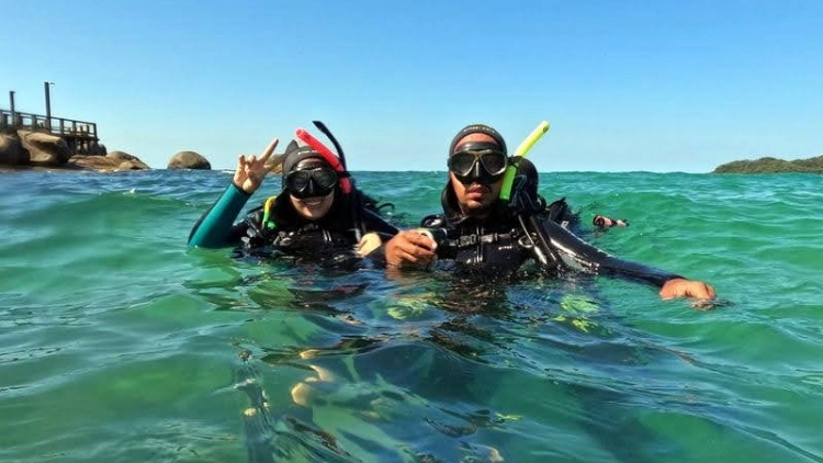 BATISMO DE MERGULHO DE PRAIA EM BOMBINHAS