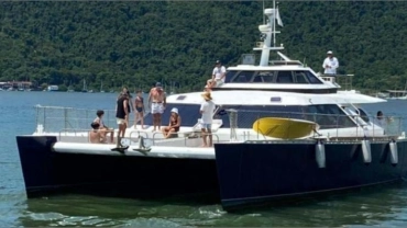 Réveillon em um Belo Catamarã em Ilhabela para 50 pessoas