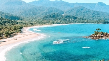 Melhores roteiros de Ilhabela em lancha para 9 pessoas