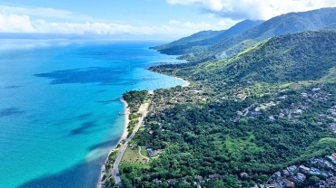 Ilhabela à Bordo de um Lindo Catamarã