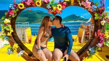 Passeio de Barco com Toboágua