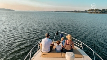 Passeio de Lancha na Lagoa do Banana – Liberdade, Sol e Aventura nas Águas de Cumbuco!