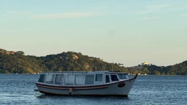 Passeio De barco completo 