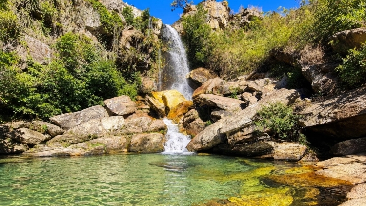 Ouro Preto: Cachoeira da Geladeira e Mirante das Merc&ecirc;s de Cima (N&iacute;vel Moderado)
