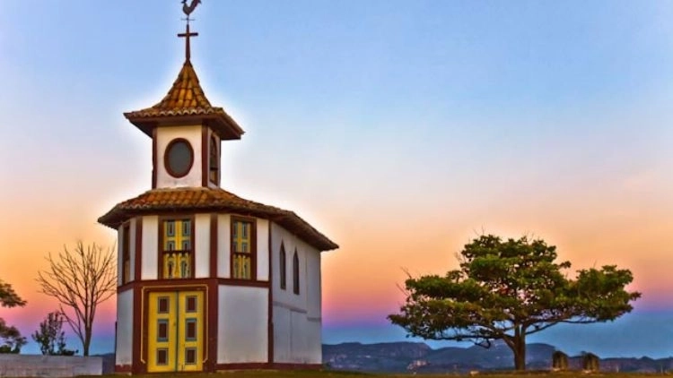 Expedi&ccedil;&atilde;o Milho Verde: Cachoeiras e Hist&oacute;ria na Serra do Espinha&ccedil;o (N&iacute;vel F&aacute;cil)