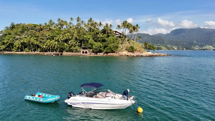 passeio de lancha ( canal de ilhabela ou indaiauba )