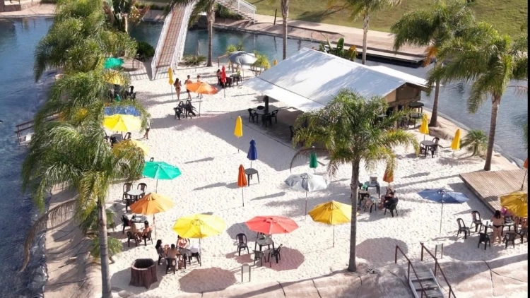 DAY USE COM PRAIA ARTIFICIAL 