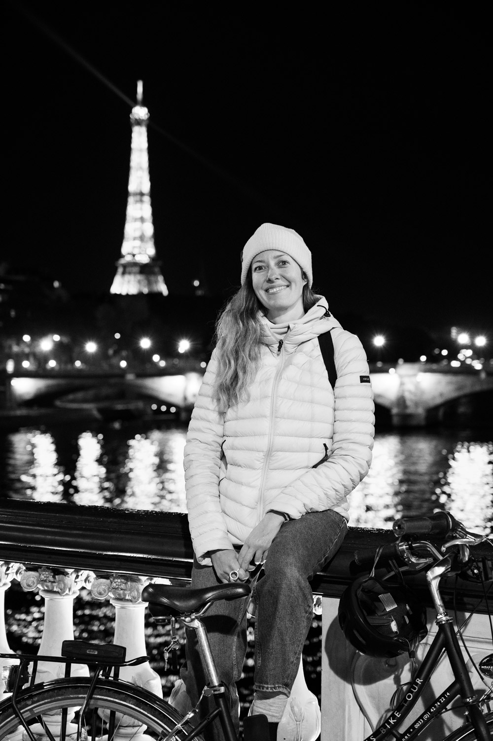 Fernanda Hinke - Guia de Passeios em Paris e sua inseparável bicicleta